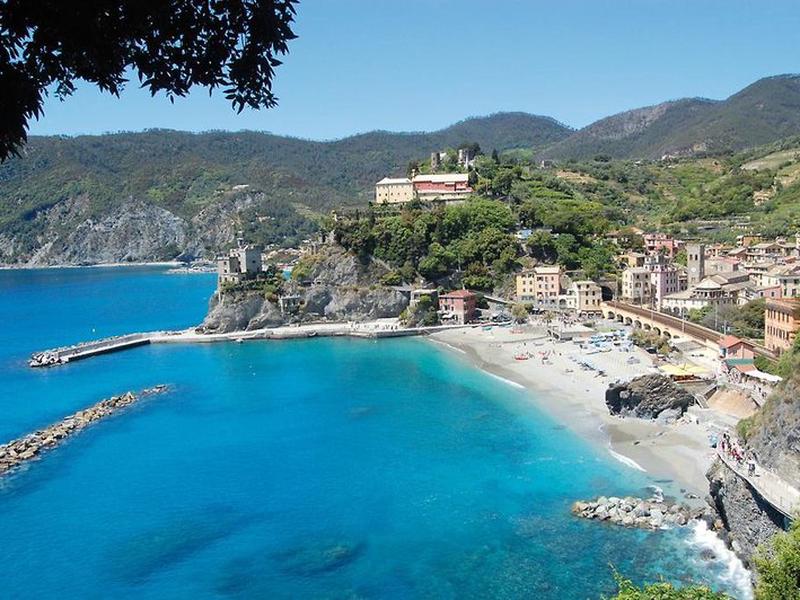 3859DA7AE99894212079F134F210534D