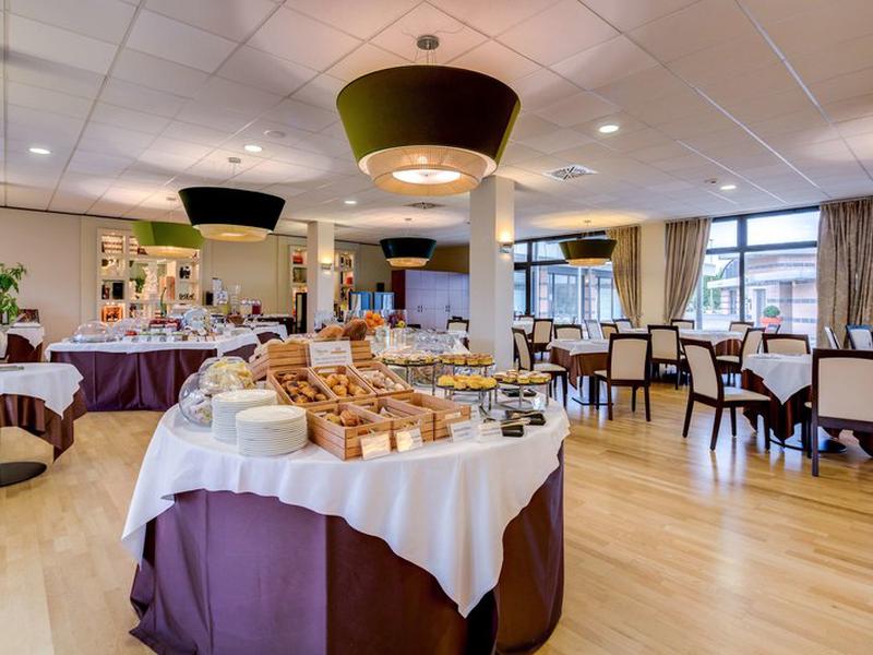 E9AF8A50FCD3624153D949D58A43C773