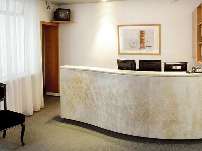 2A9578B2787EDF54F8F7F28883A0AE8B