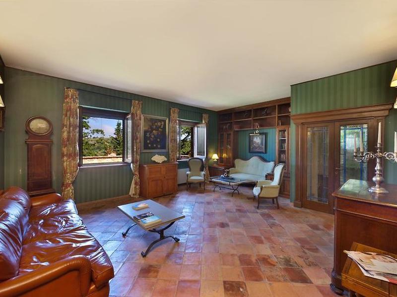 E1D6194B51A764E042E5F48F9D371F00