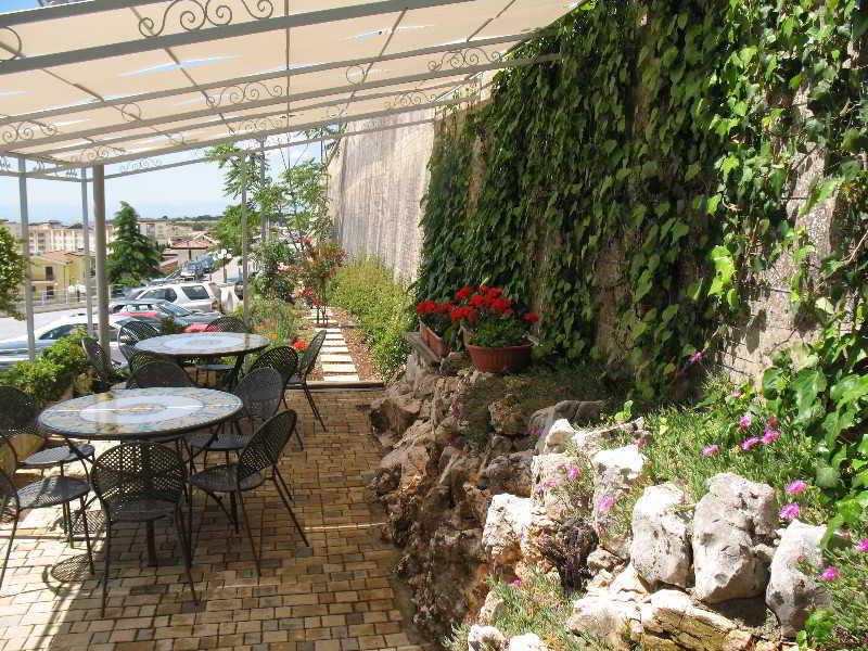 82CC43D13F4CF4441806EFDBCA861828