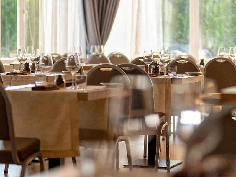 B48135E4E7FA1D89A802BAAAB81798D2