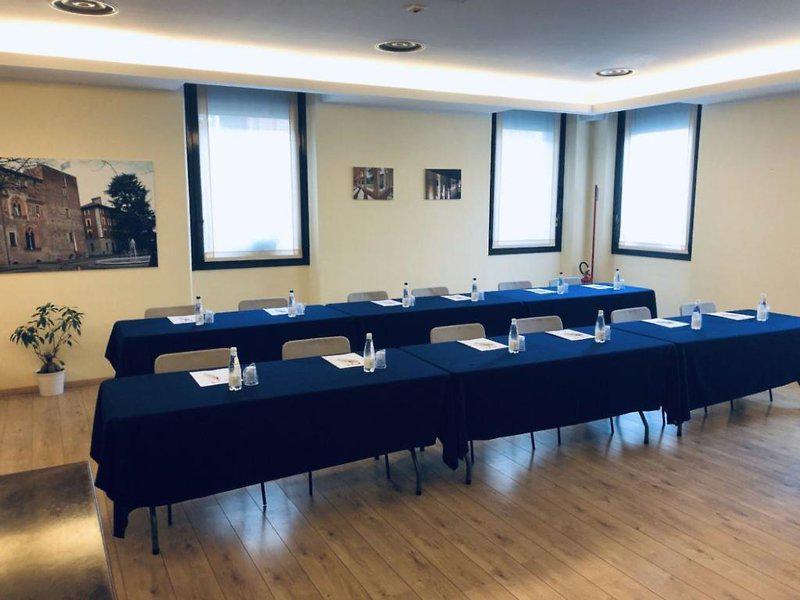 F89E2EAE8E69FA9ADEC2D13F025DB661