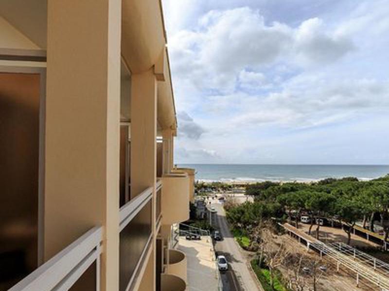 08EB9402B0A95DA09C238B875D138CEC