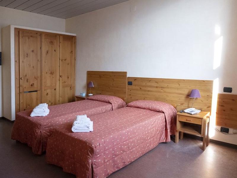 F8B683A385BA4AEE806CC733BF98294D