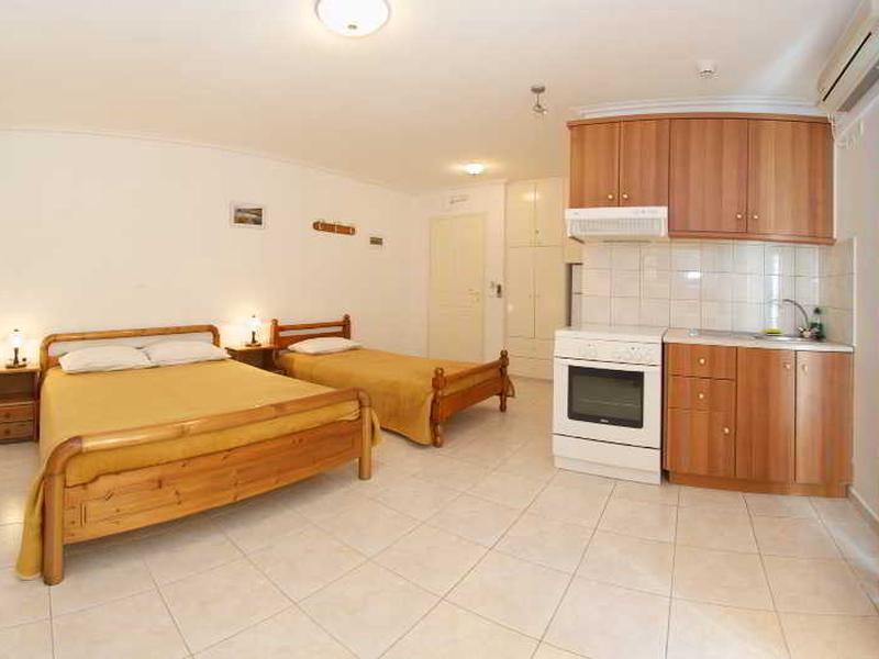 9FBB829A9B98EDEFE5562C12B55B78CC