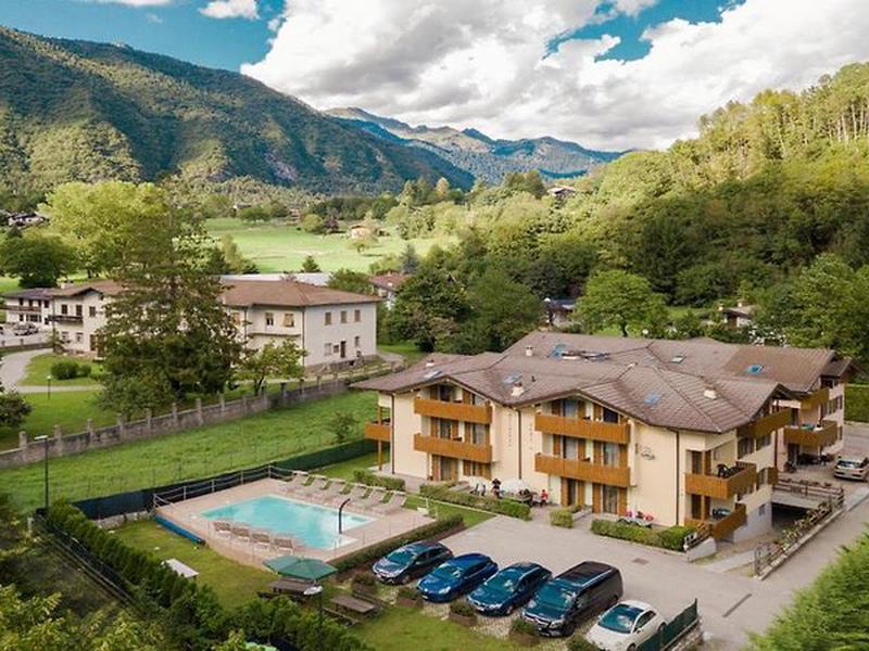 E8E1DD36B33F5E639808F3D7637D5991