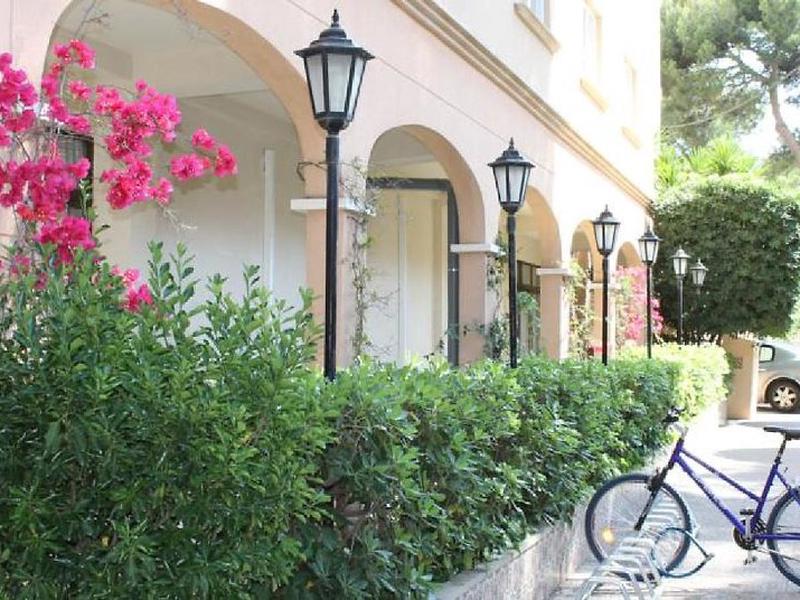 F18593AA3AE8E76B6587444D56E6300D