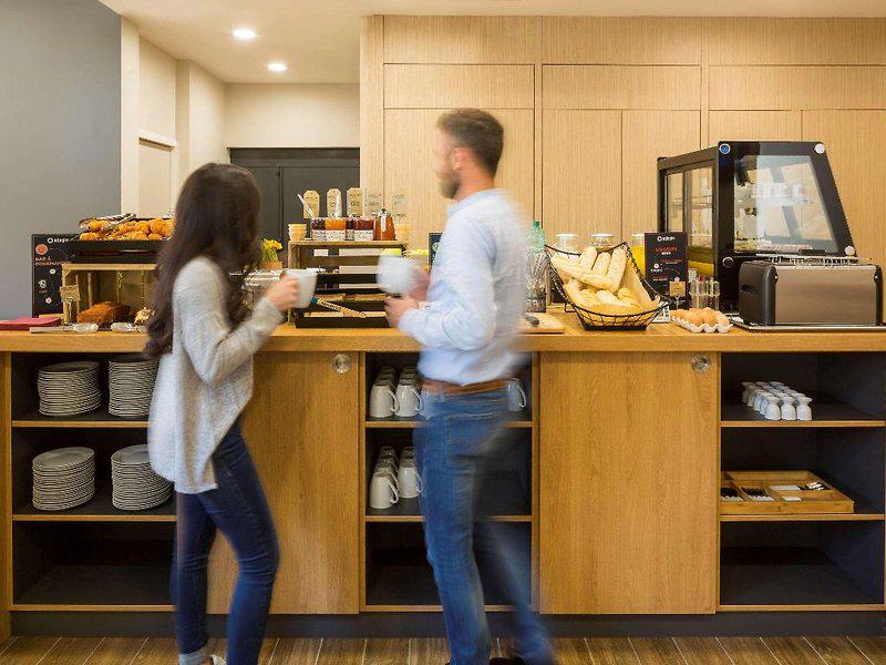 99E1A565BCC9C5EFFD4A627640E93998