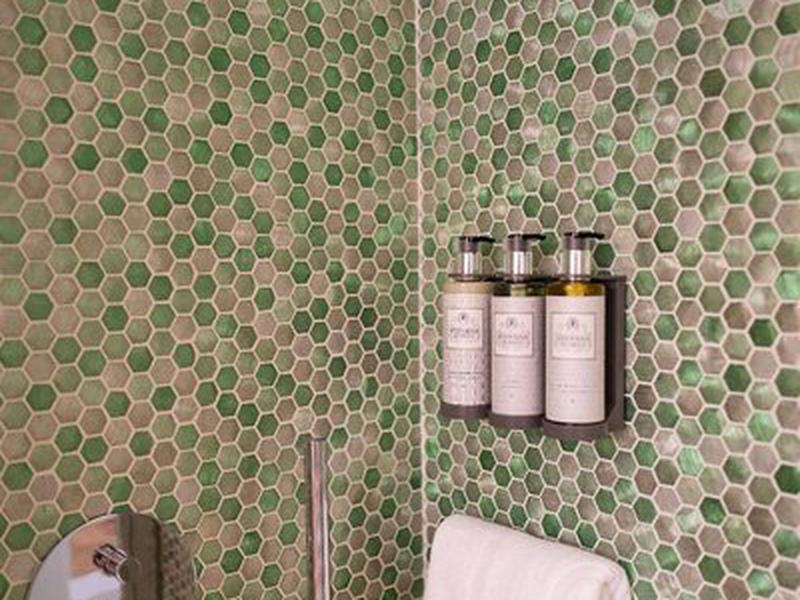 700FAA6660825798D2F660C03F6A8393