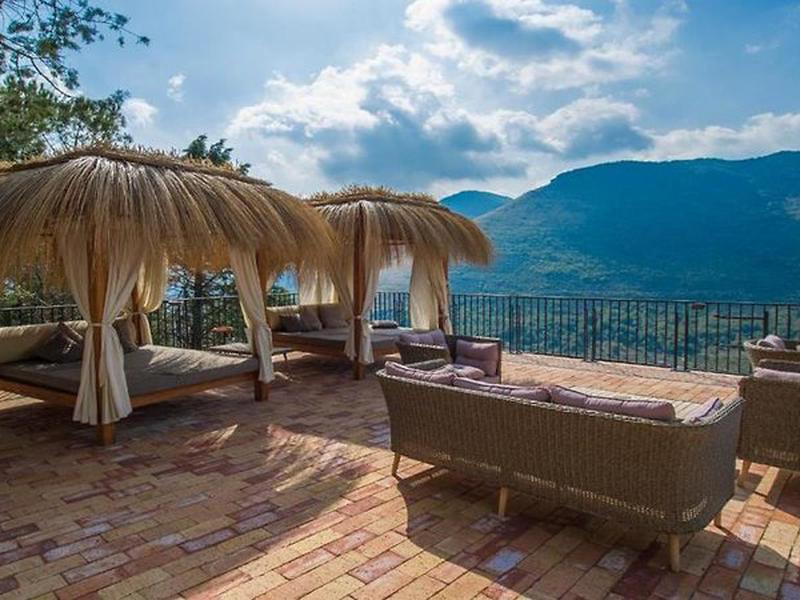 C4494347123F46B5F4944CEE802B4811