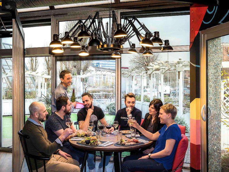 0F264129BCF706C1D2E832EF1100B033