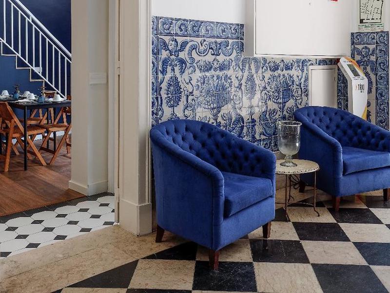 DB80DA0A18327278810324BB82EEA01D