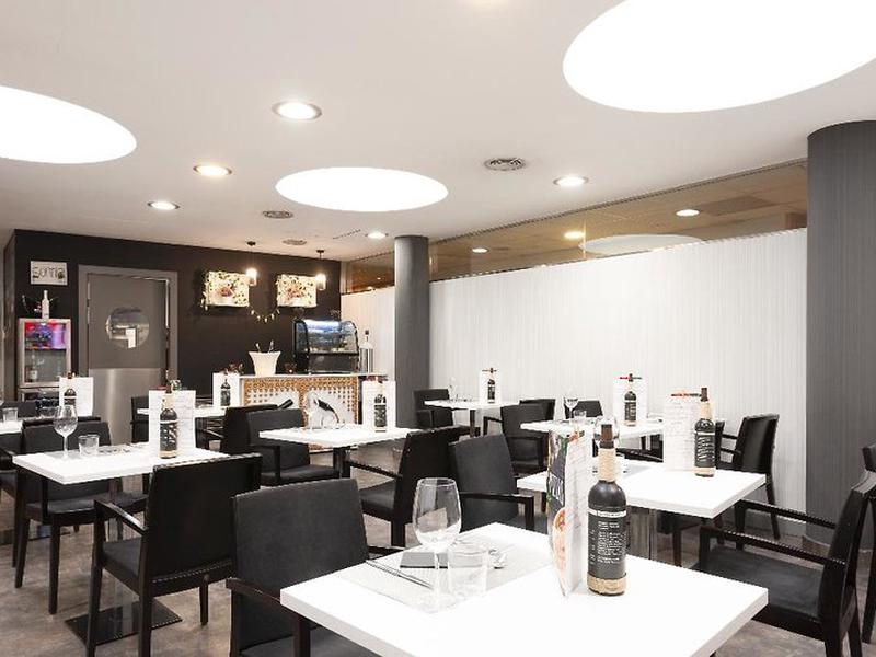 FE22E22DBDE84D588A2F3BB1A7C0BF0F