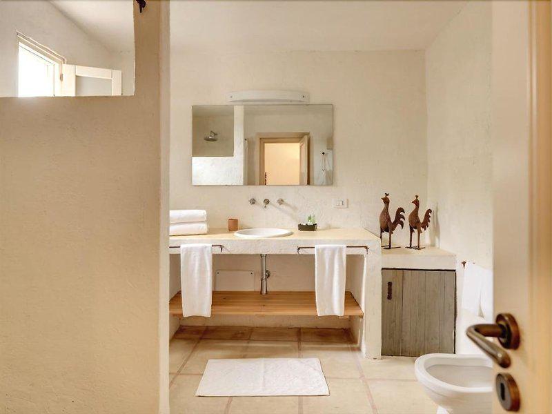 C15EE05DF72D93A0C9B84CA33D6A3D64