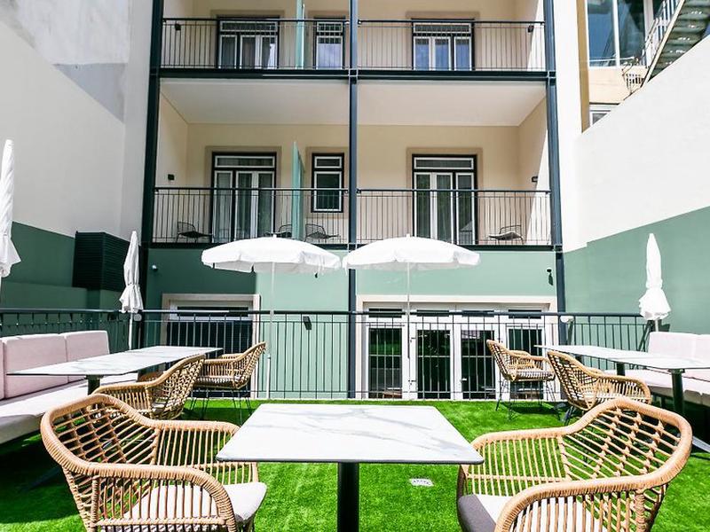 E664DC854A767213B83D2D6AA7D6B51D