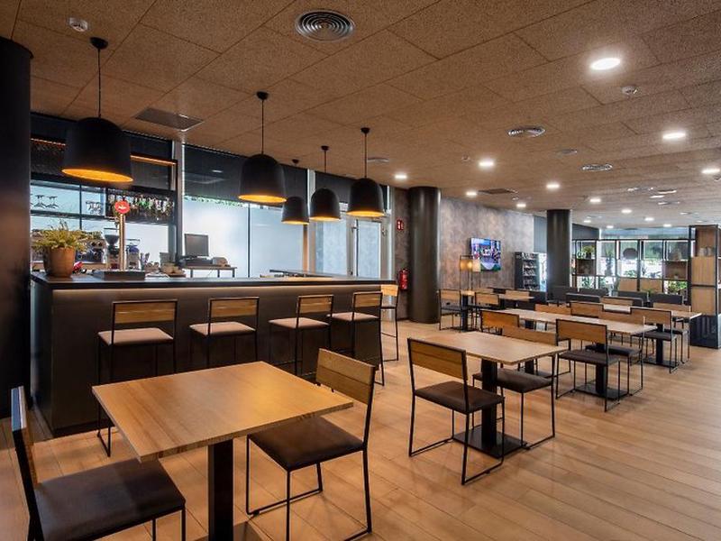 F4F9D985F70ECC7306D2AC347A9E0818