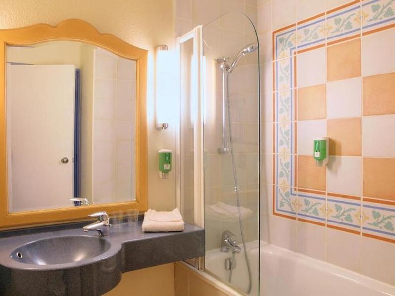 97879B11B19138A3F6F6B5C7448DF2E8