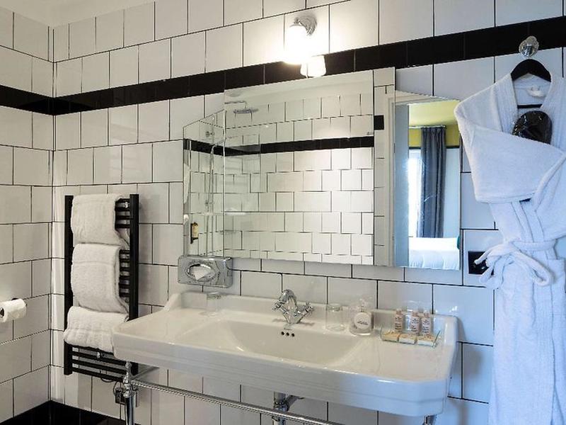 035243E2741BEFA2B01176AFA69A473E