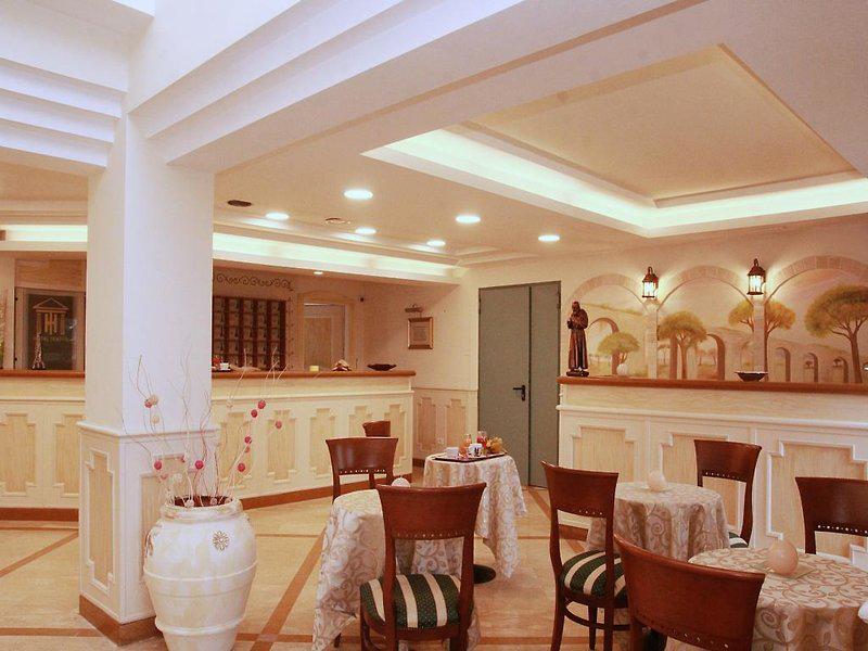 355AC010344FA9CDA6D2C0341C2D25E4