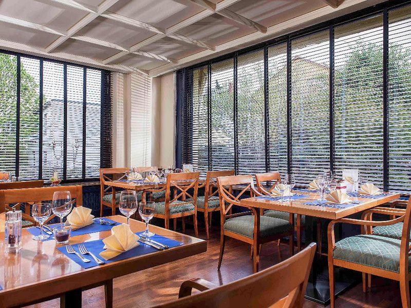 88DB3D7F697FF2518E81BB7562C1C5E1