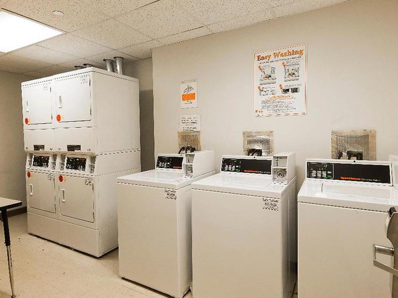 437B2BD754E221F956BED3B8041B6415