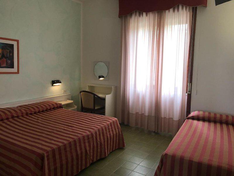 40CCEB77D19F0E421D8291E659373F7F