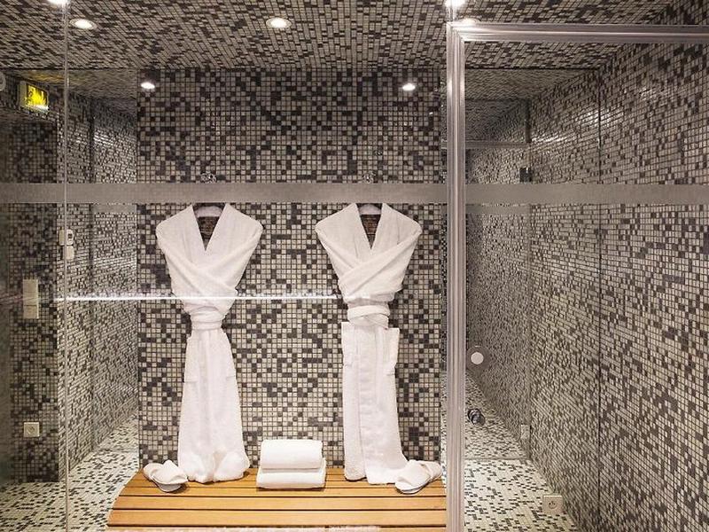 146DEF5D9F83F148BEF54E9CB9724252