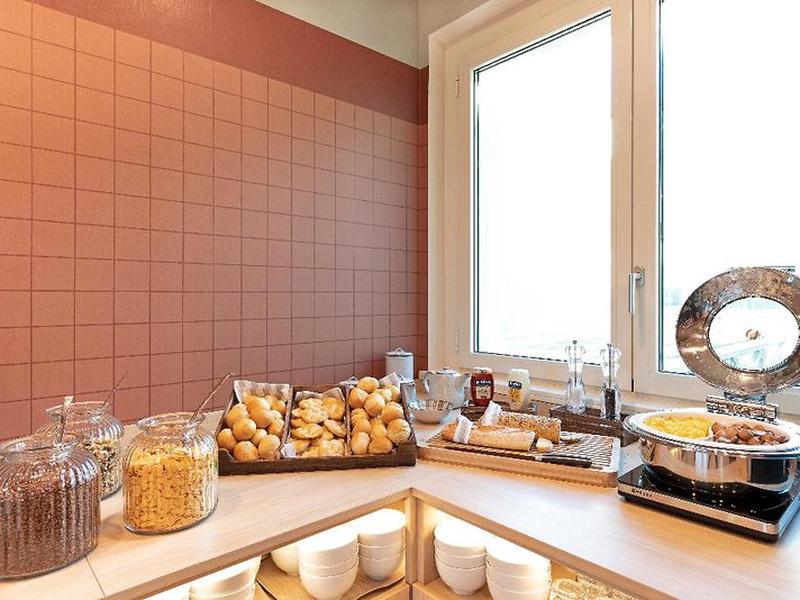 7403B817AD2A40337C4CE0B8AAD01F21