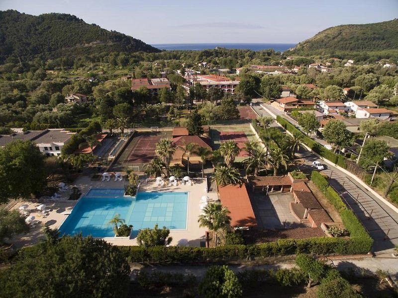 FE01E6ABBE1B7B1D766621219DBFFD7F