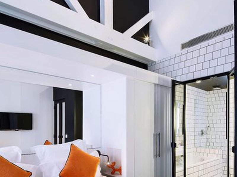 9BDBE9EC9571C8368416293AEA4BA68E