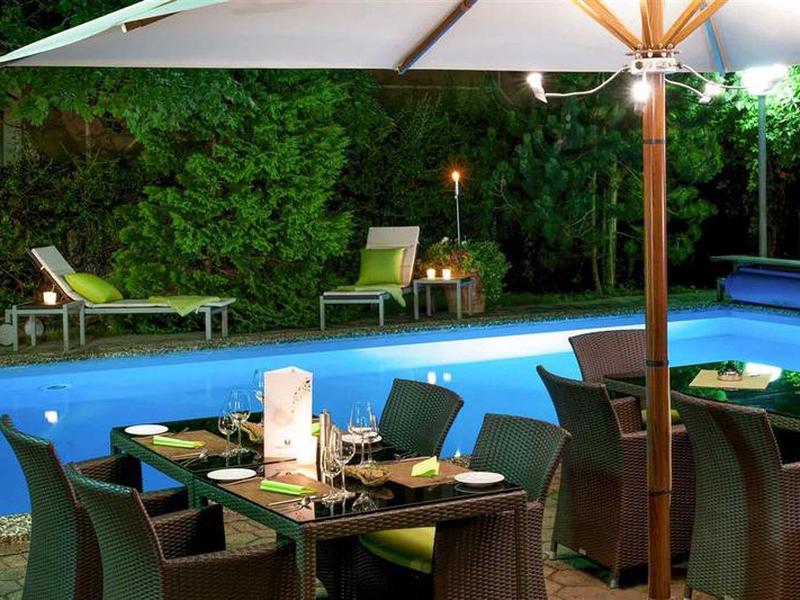 B885BD747939BF56D30381B6A9EE60D5