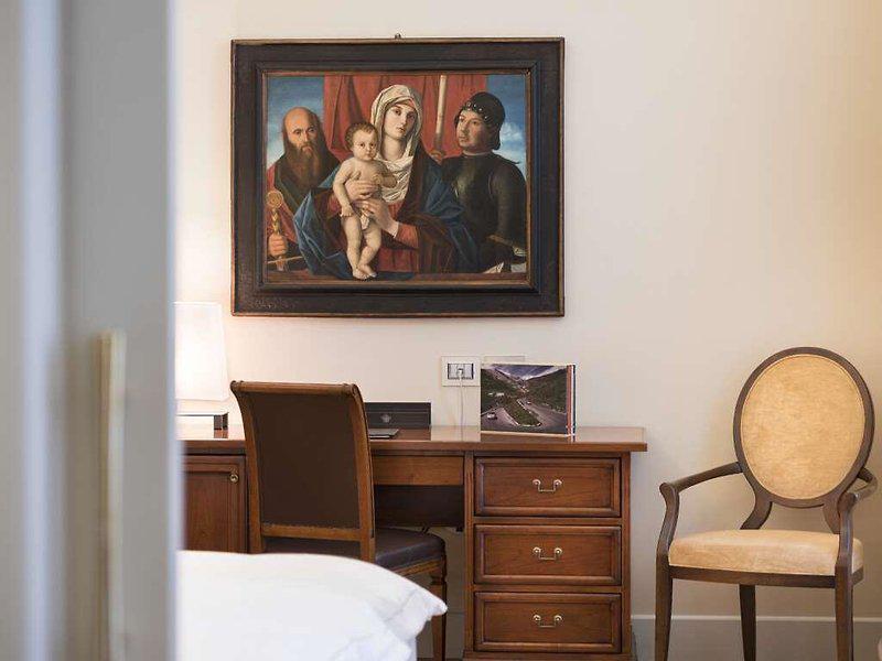 00A14233AA08B610A7E3ABC730B18E5E