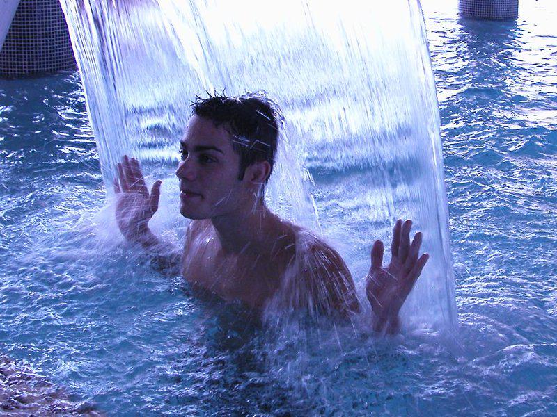 40F5A31E1433F7857AA346B1EA2532FB