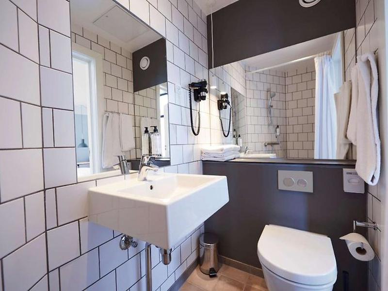 ECF614267996DA4B47697641B581243B