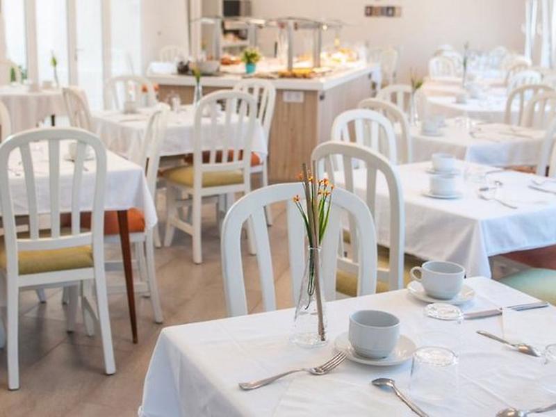 726CE7D745EC570B647A7FBC497F1C3A