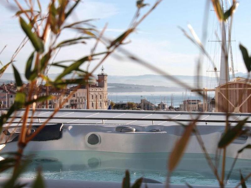 1C24B91E04F4FCF334F7227EA3A87E9A