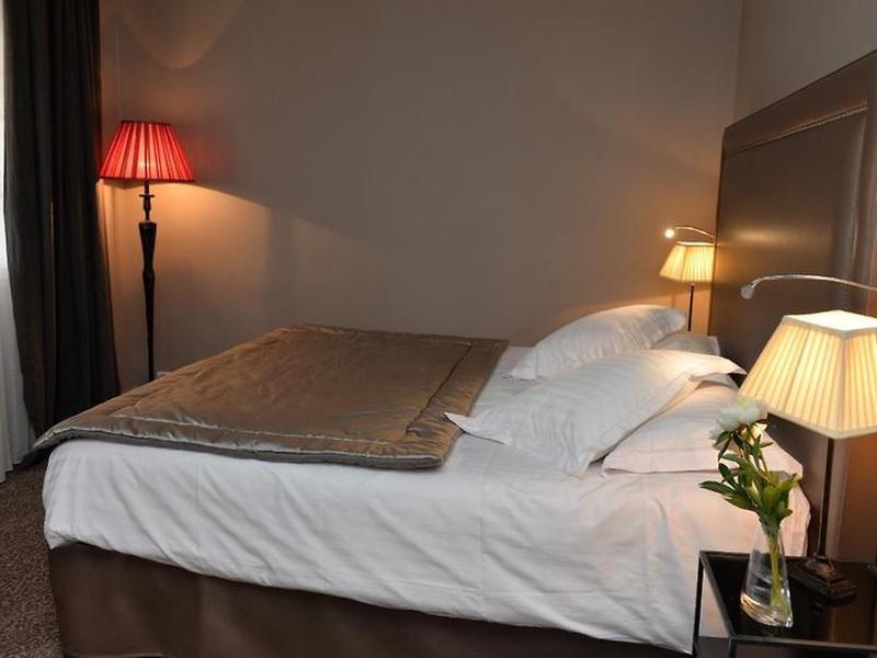 1898CCDC8E3F258C866FA1441CBBDAA8