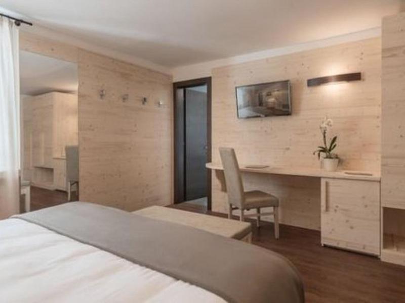 D0128D22A0F3353470329DC80570B706