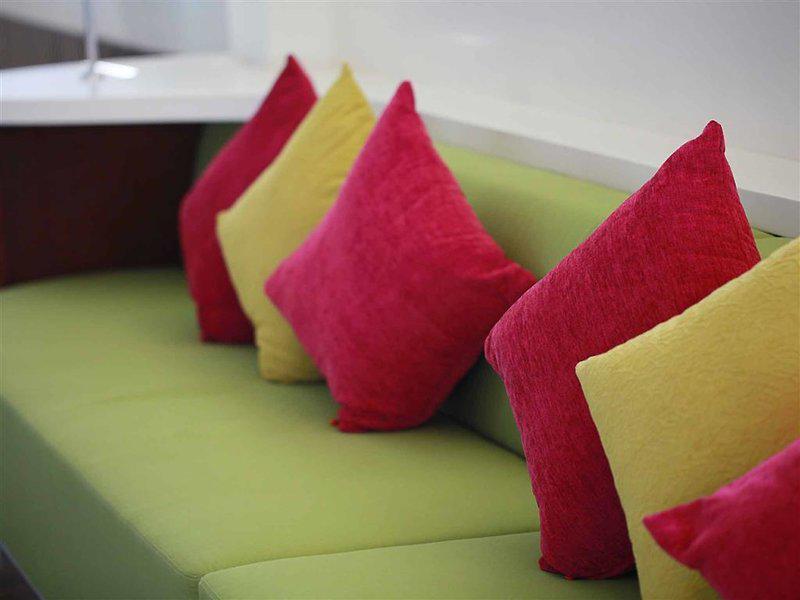 F28527CFA7AEDEEE2BFEA3A2AE807856