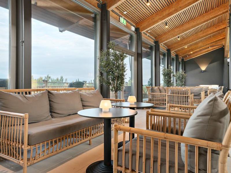 F1DE9984AD3F7B4C28BE487A85A42200