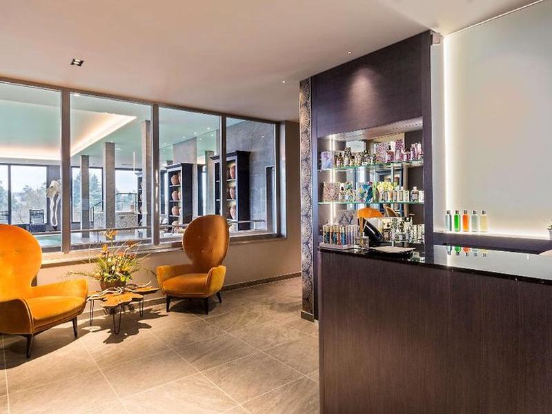 43E86F8D8BE44E3F3F6A87F689E79C73