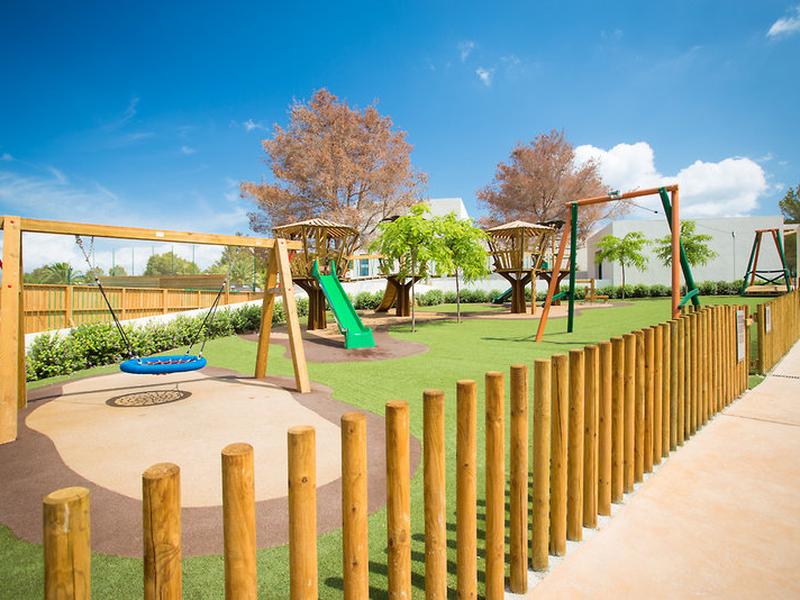 706D1362E0E227E7B9DFC7415352B3B4