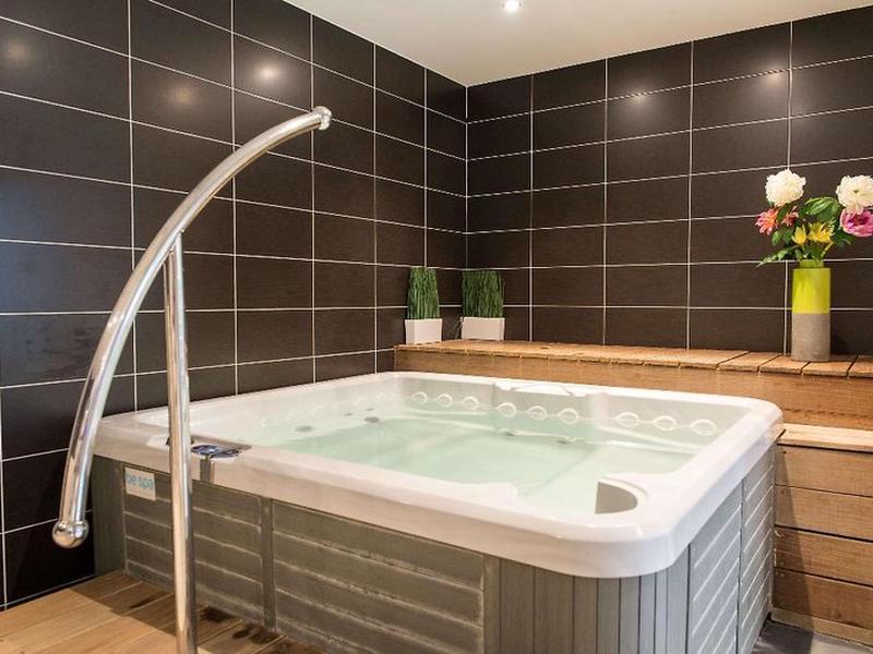 51A8123405FEB90B1578C7D23945475A