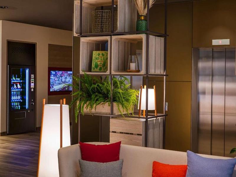 98D50E3F7B1A93FD737ABAC81F7D41AA