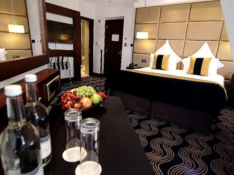 352EE954A5AE3146864454F1D12F5D6D