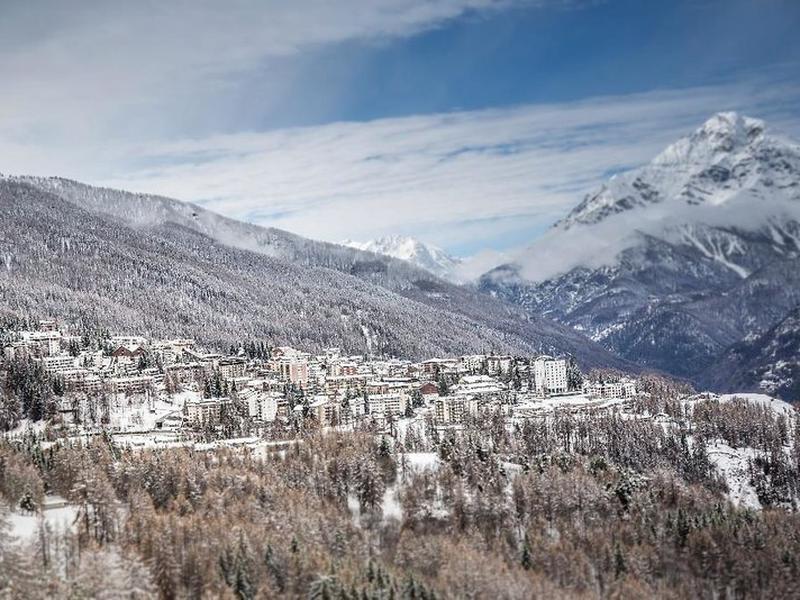 F787EF9F5FFB8929E741EF2E32373543