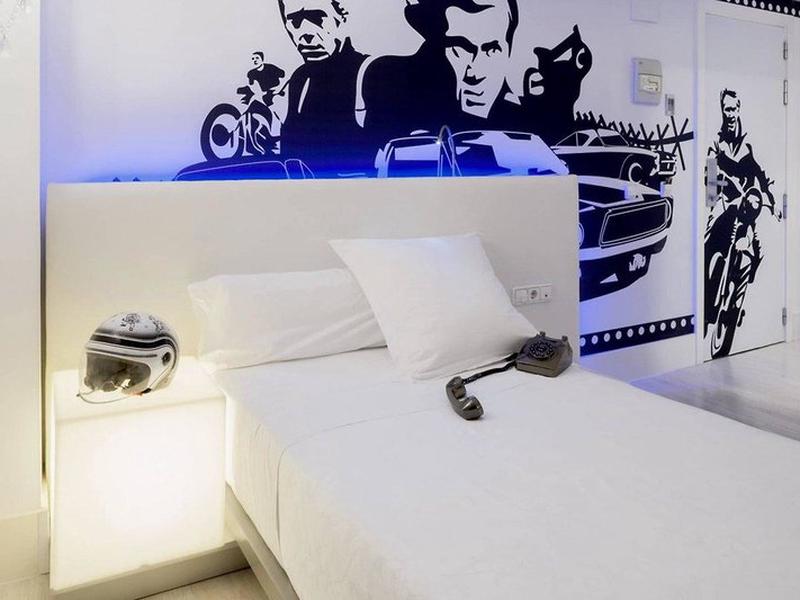 96D131AC26421F364D3F557AE9912381