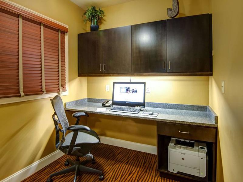 B5CFC79C595117F8B8E32188A5AFE756