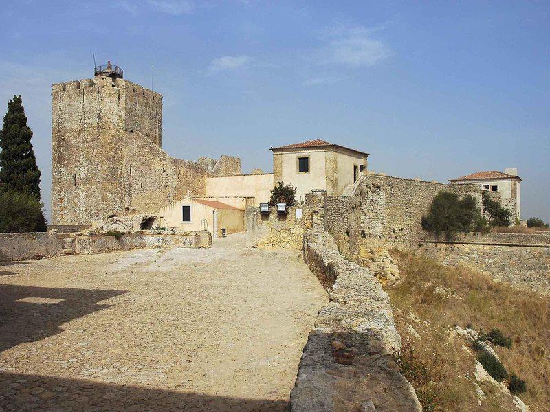 1AE0D8D873C15A8FA1A65DB0299663C3